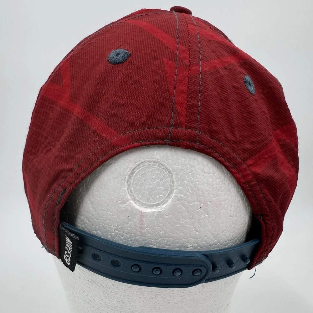 Nike SB Adjustable SNAPBACK Hat RED & WHITE RIPSTOP MATERIAL Youth‎ Skating